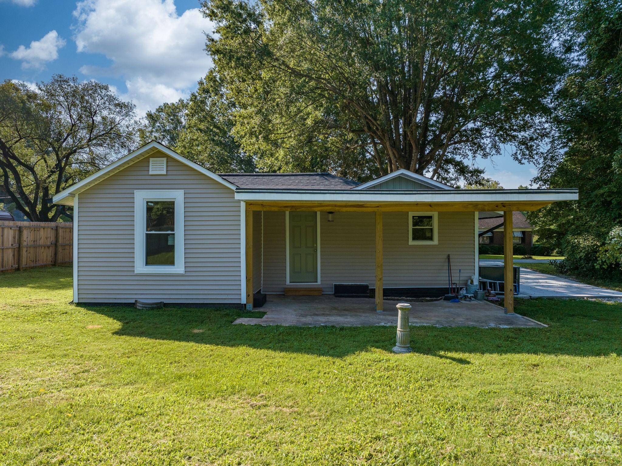 316 9th Street SW