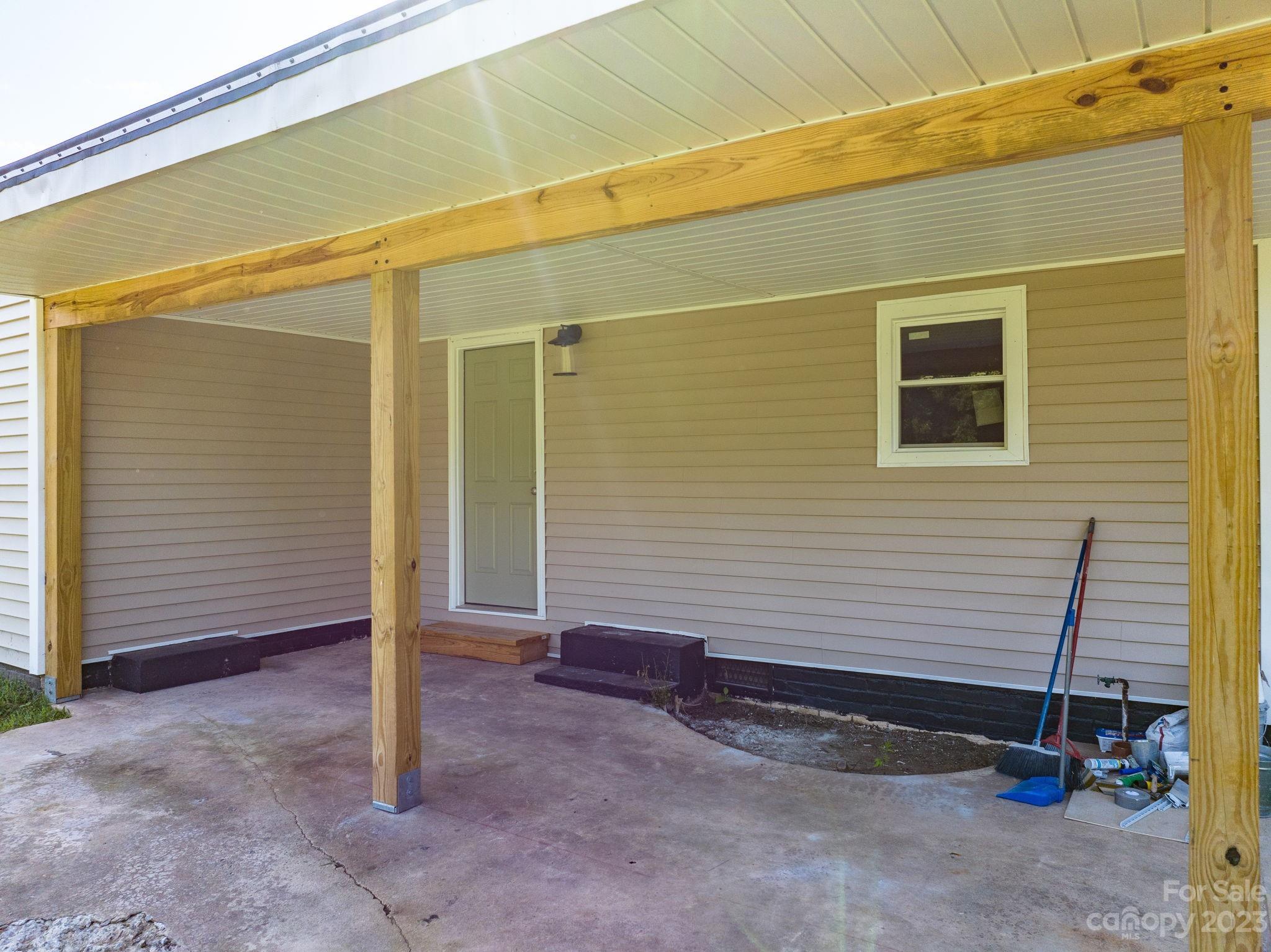 316 9th Street SW