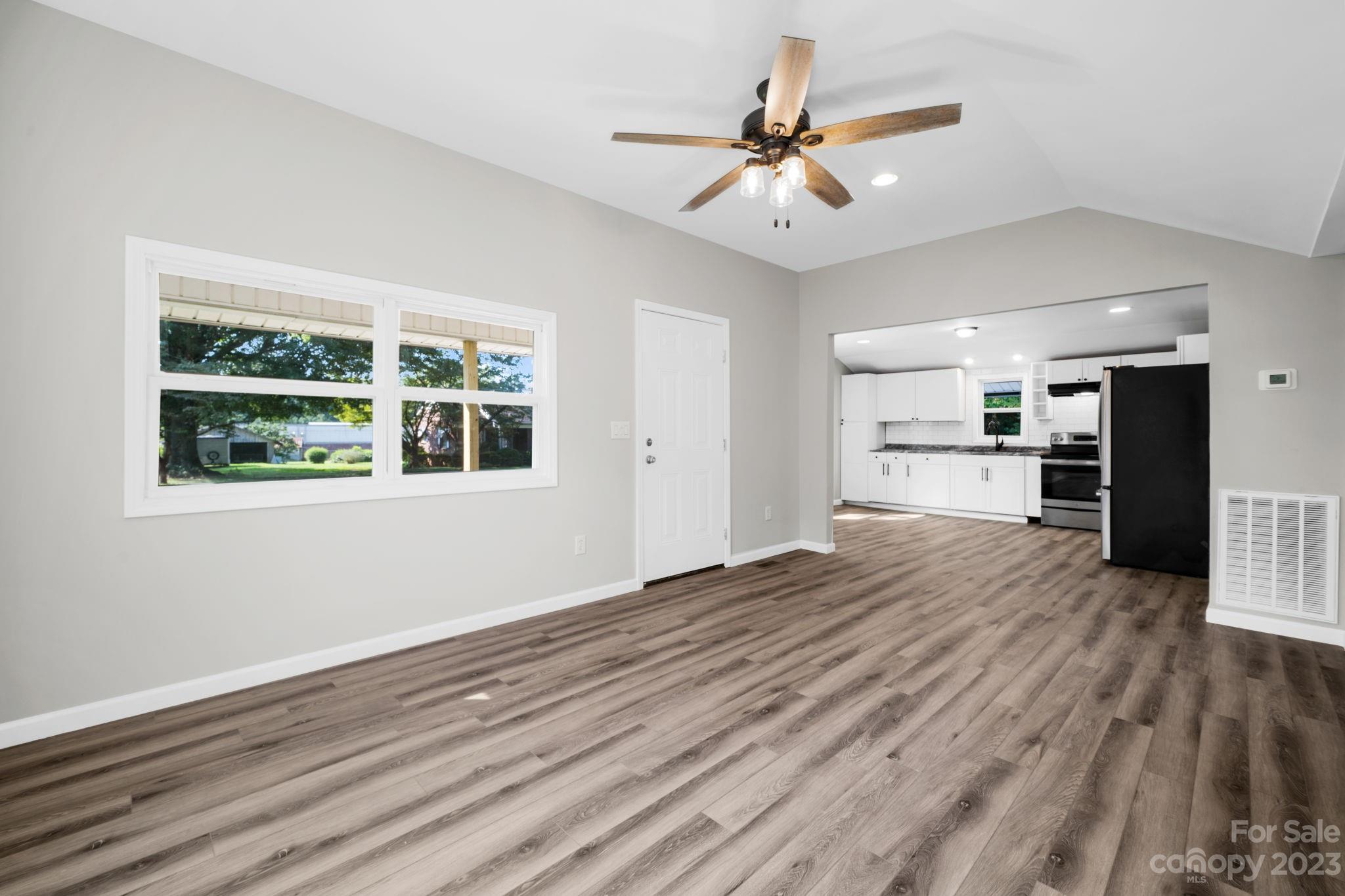 316 9th Street SW