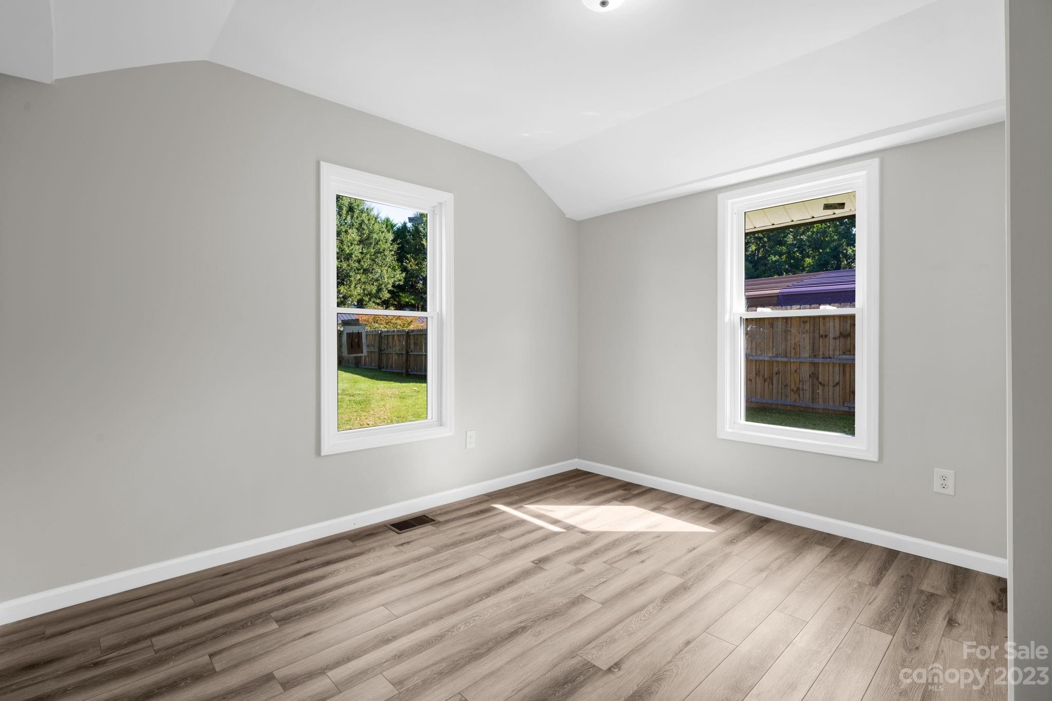 316 9th Street SW