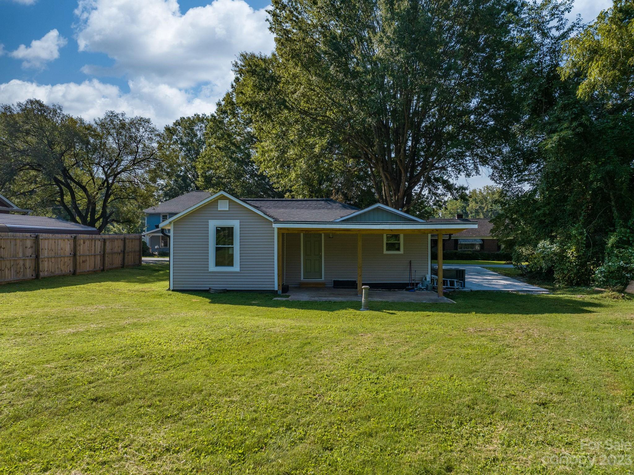 316 9th Street SW