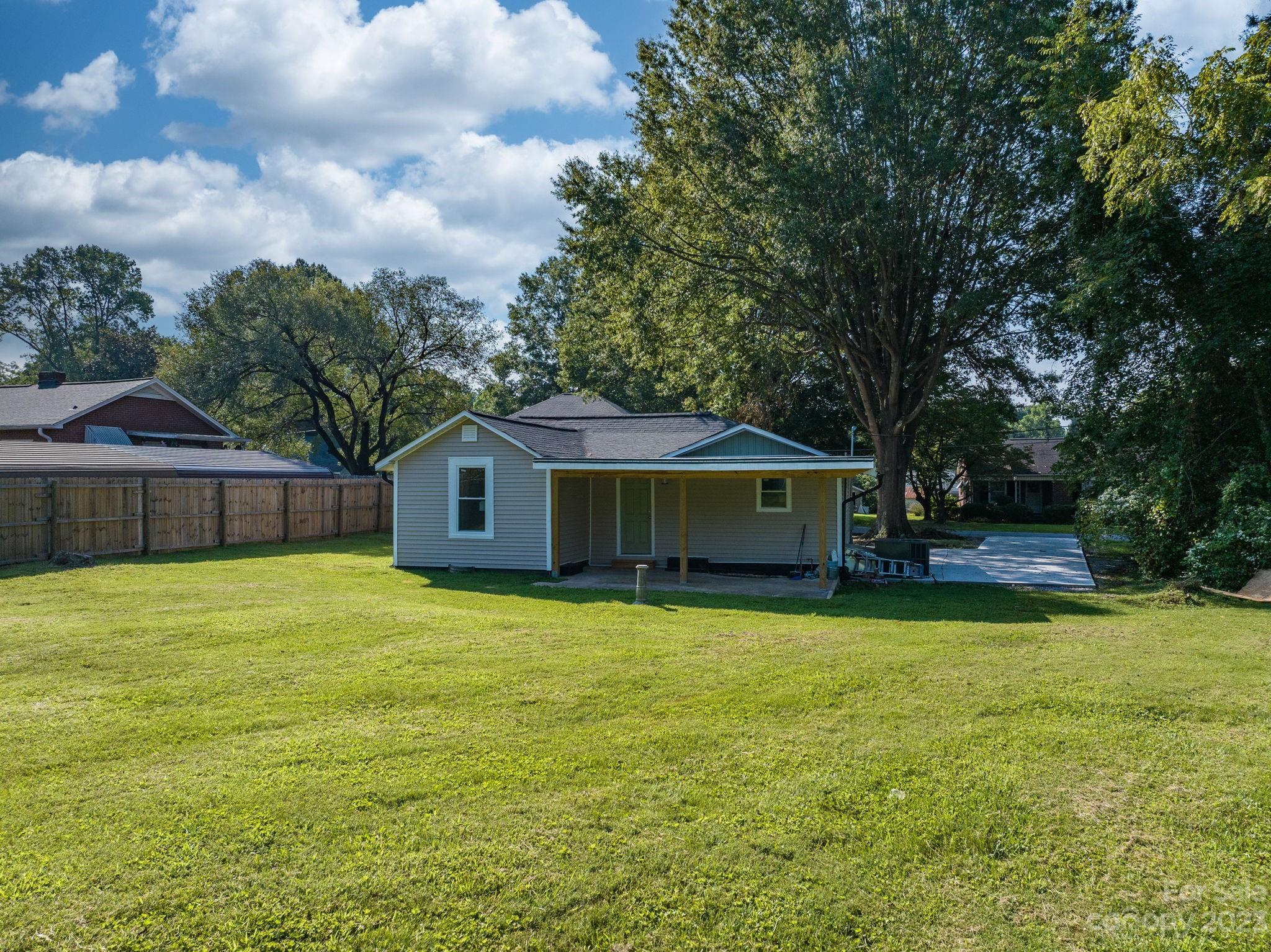 316 9th Street SW