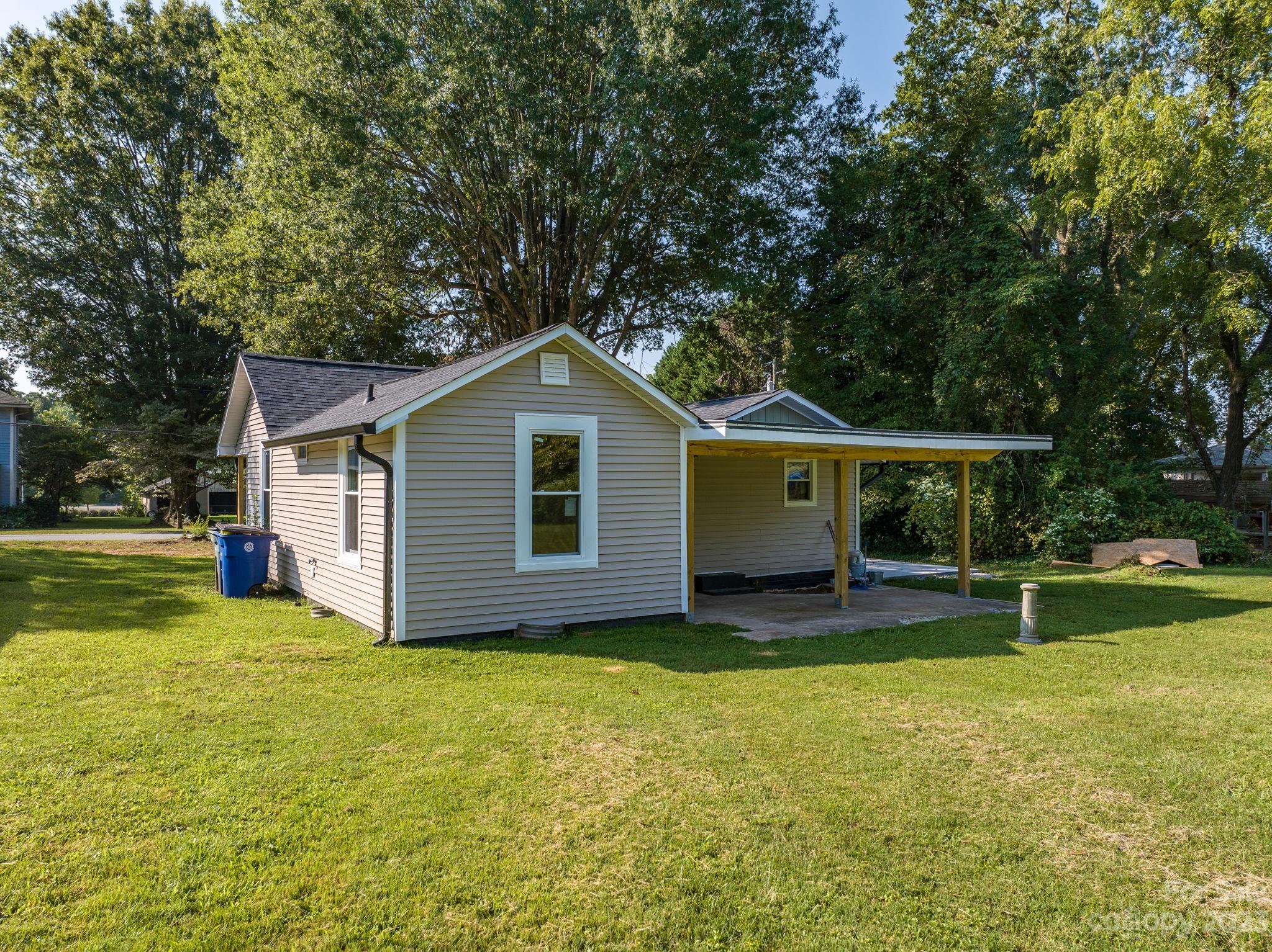 316 9th Street SW
