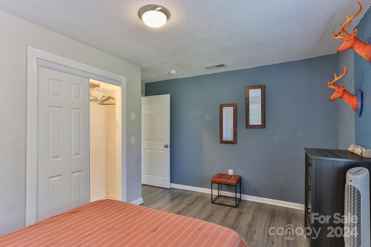 5703 Valley Field Road