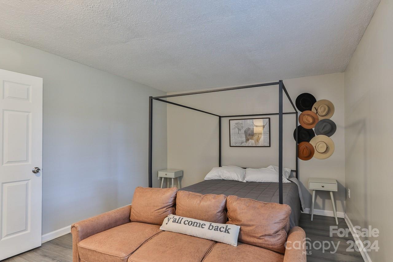 5703 Valley Field Road