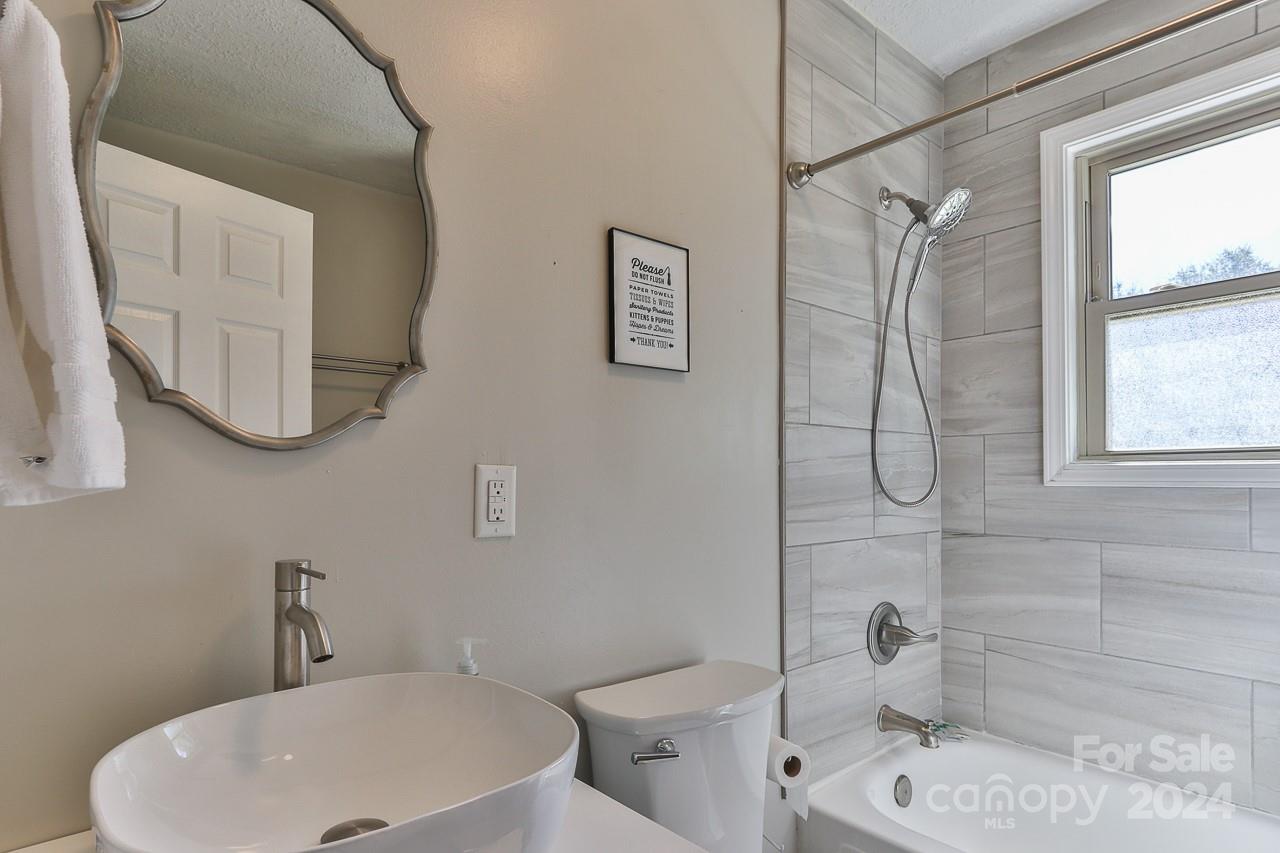 5703 Valley Field Road