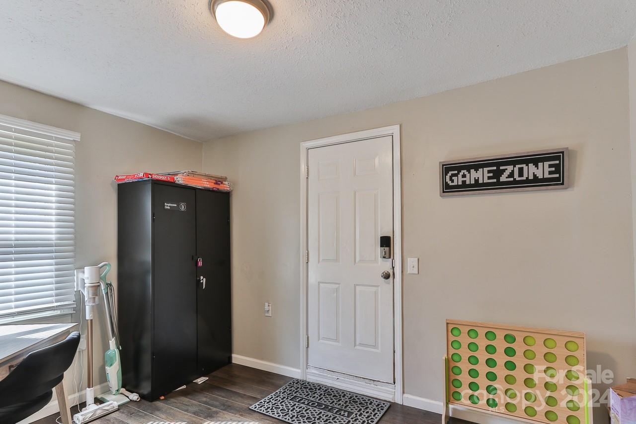 5703 Valley Field Road