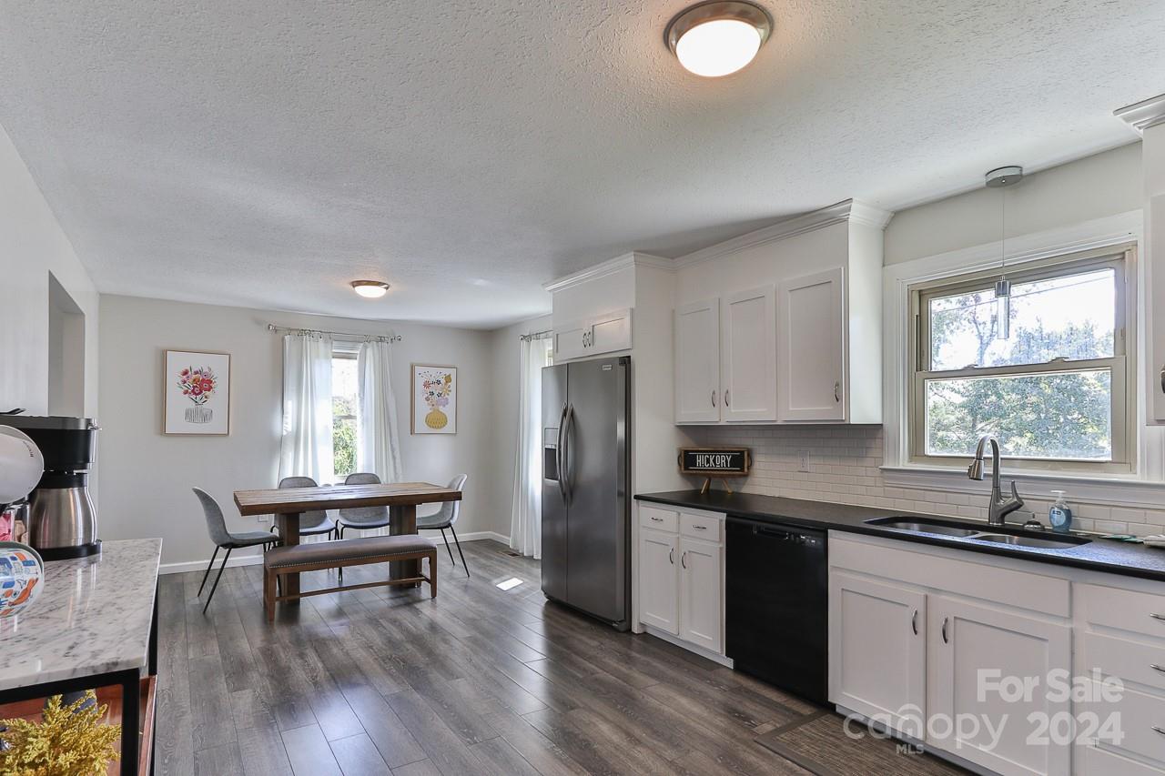 5703 Valley Field Road