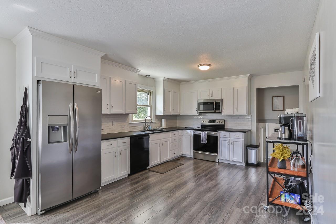 5703 Valley Field Road