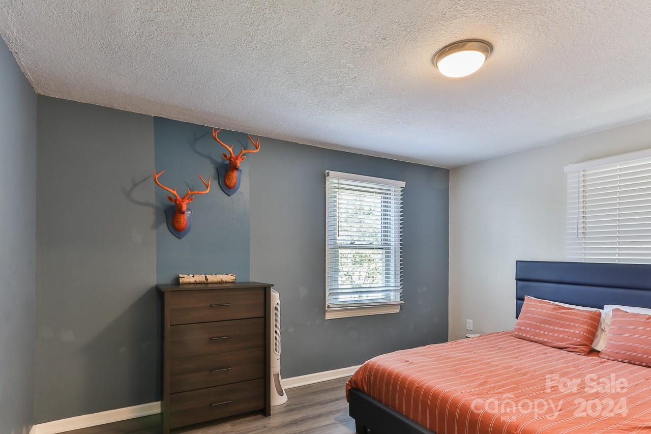 5703 Valley Field Road