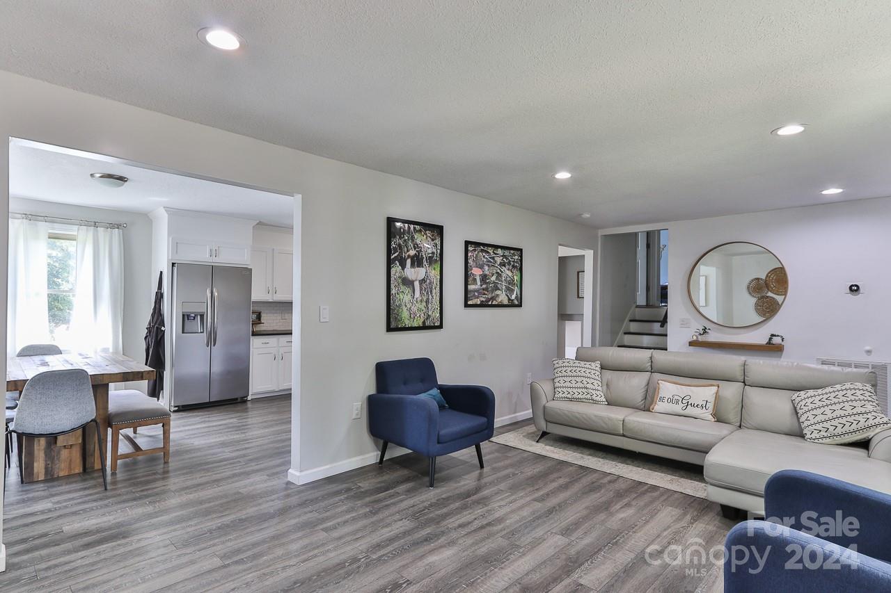 5703 Valley Field Road