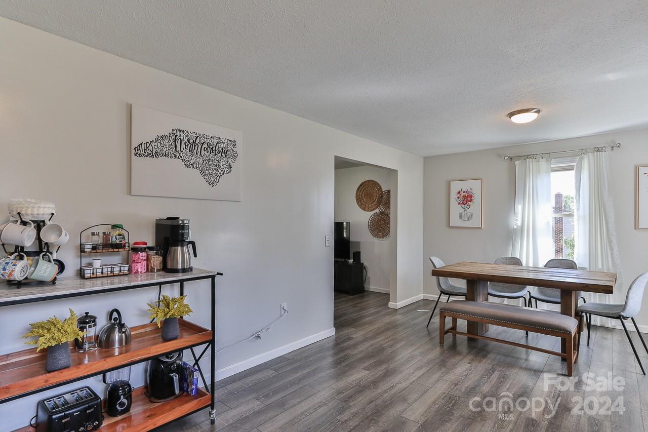 5703 Valley Field Road