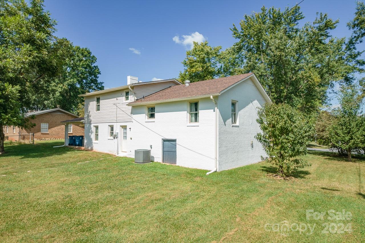 5703 Valley Field Road