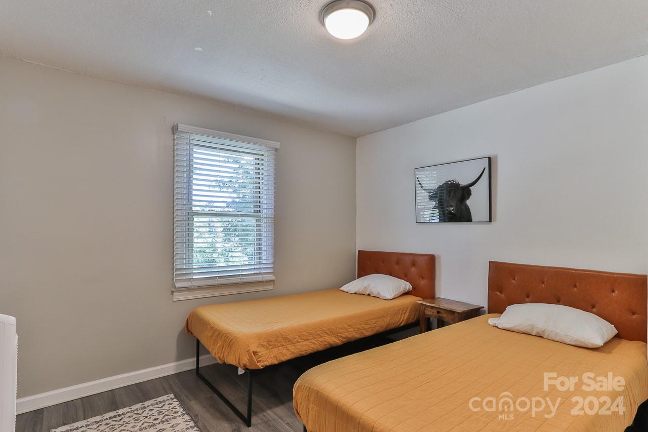 5703 Valley Field Road