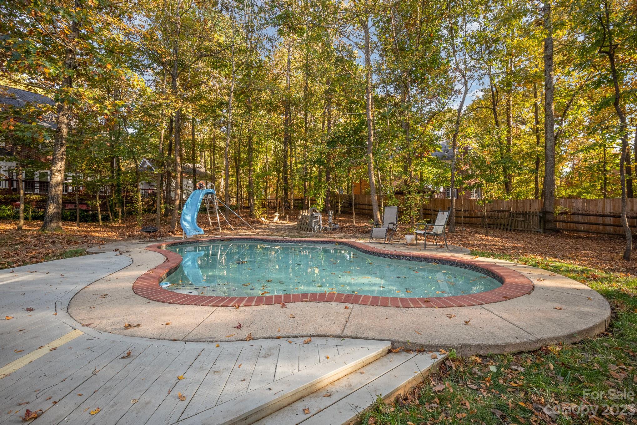 6728 Hollow Oak Drive