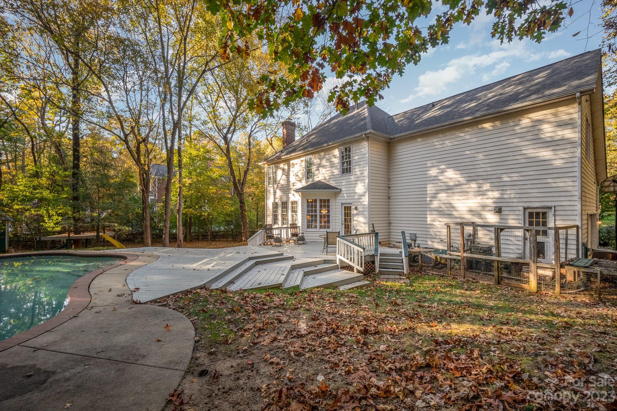 6728 Hollow Oak Drive