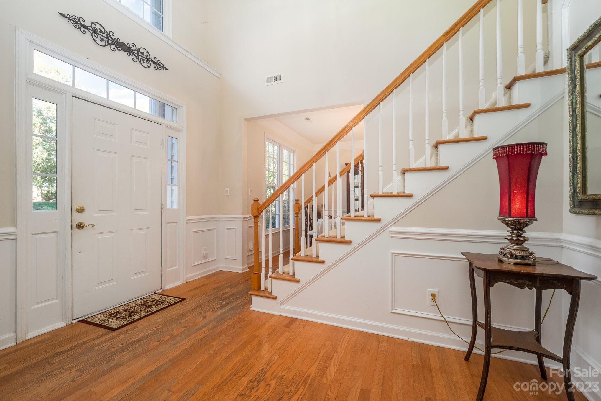 6728 Hollow Oak Drive