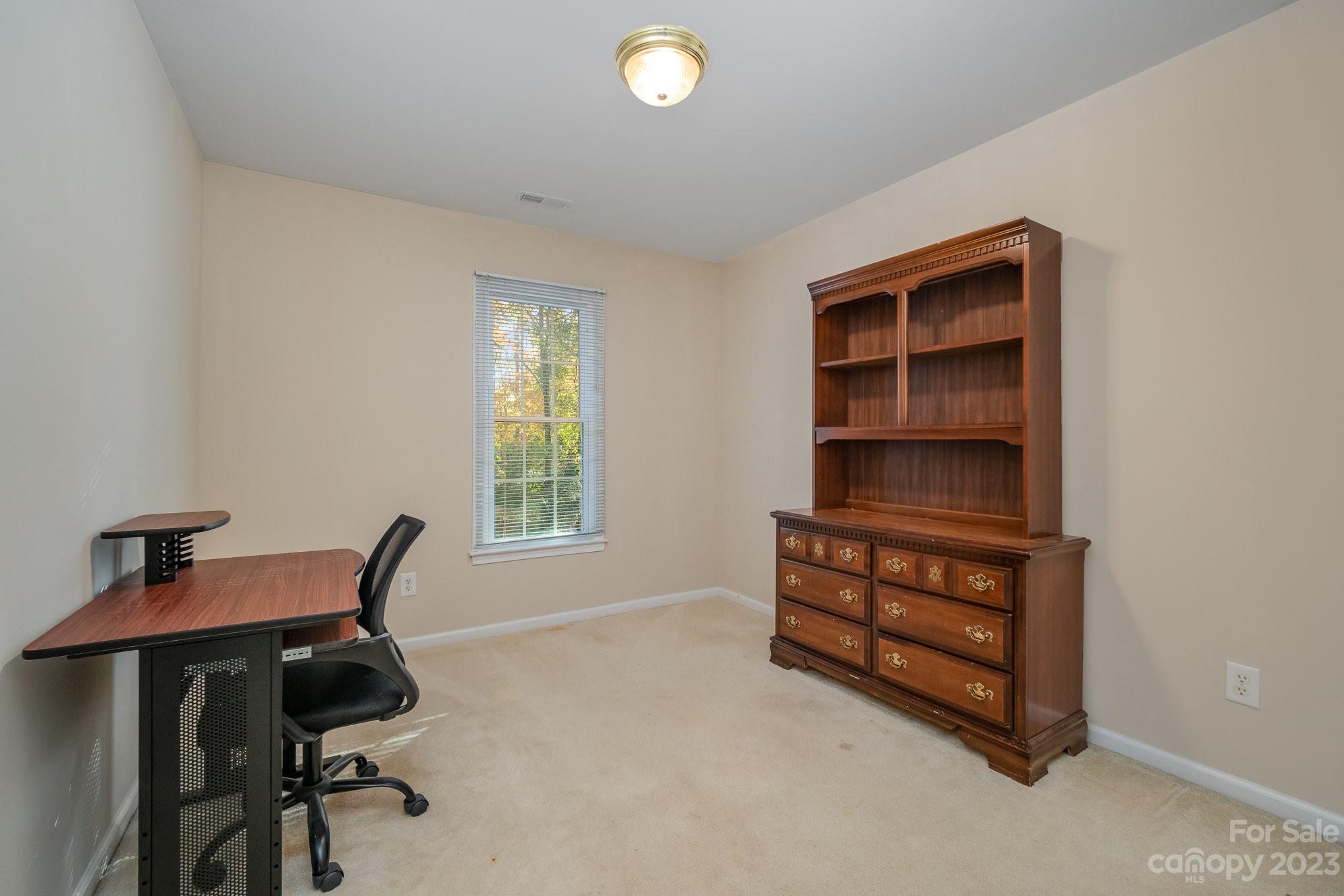 6728 Hollow Oak Drive