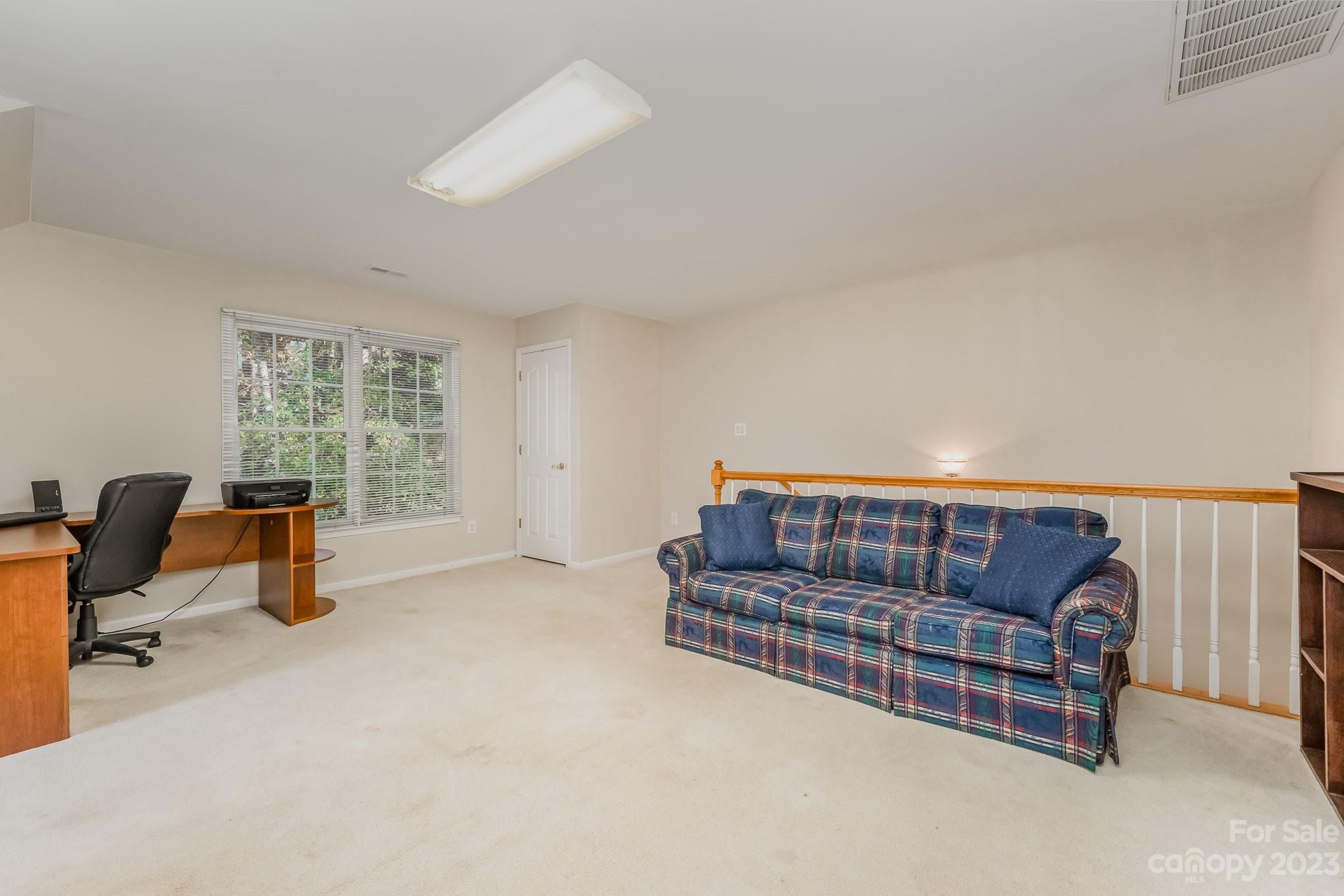 6728 Hollow Oak Drive