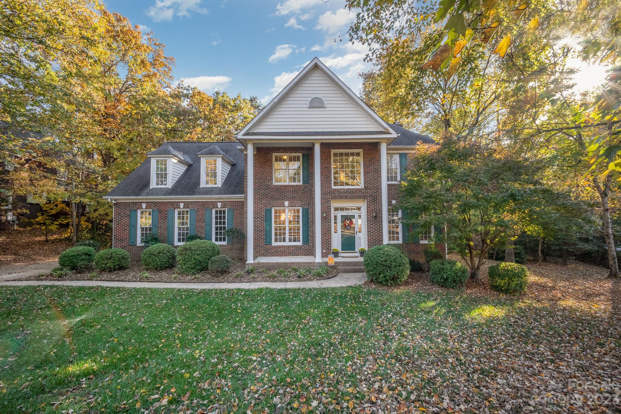6728 Hollow Oak Drive