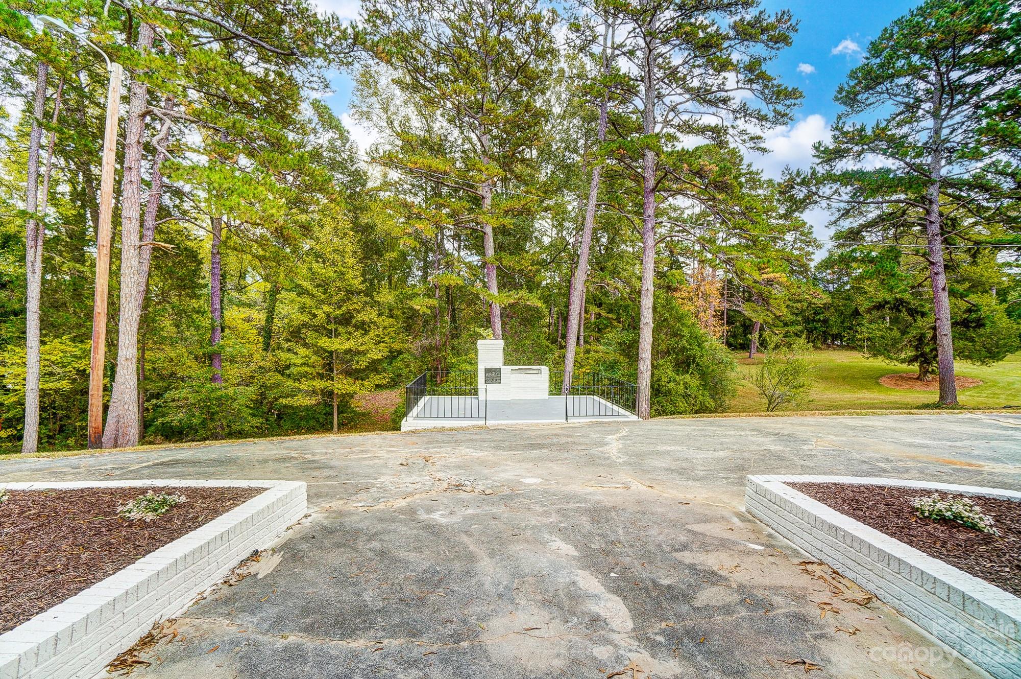 405 Fielding Road