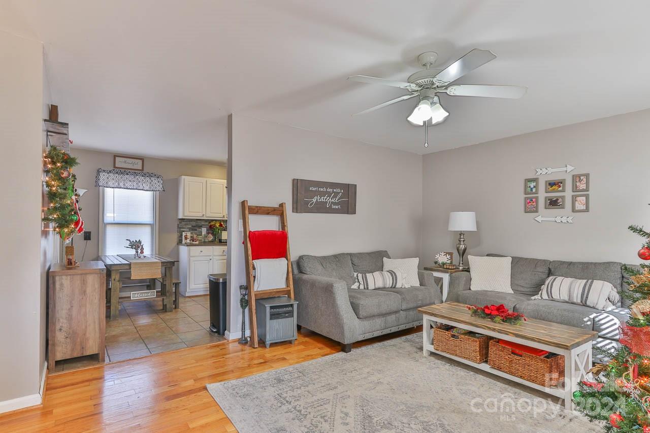 368 Cooper Road