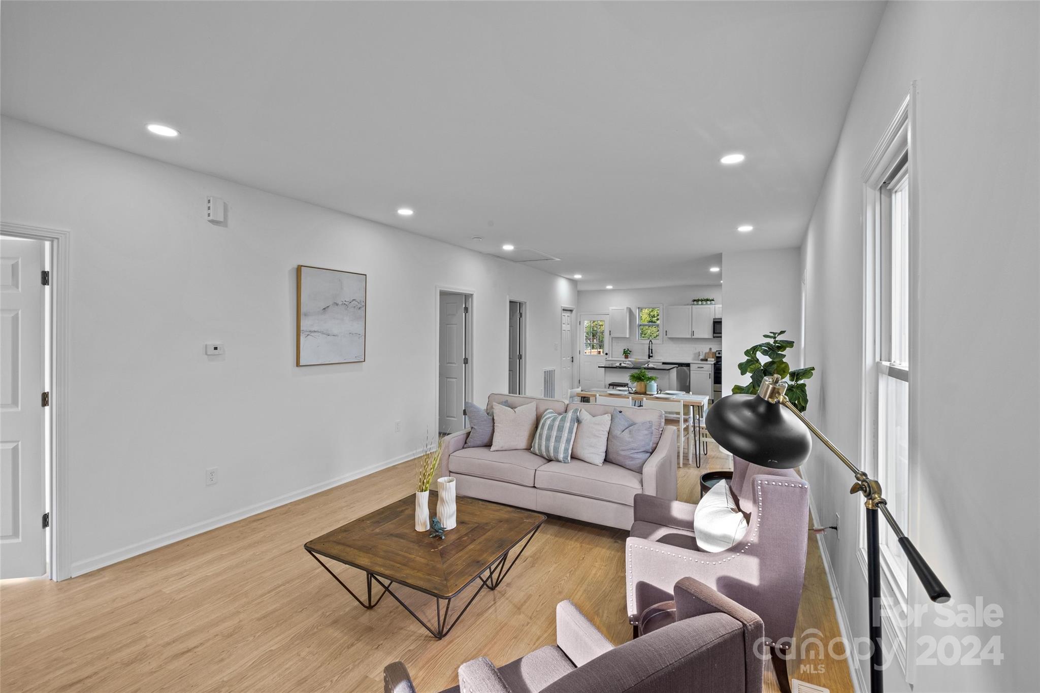 386 Woodlawn Avenue