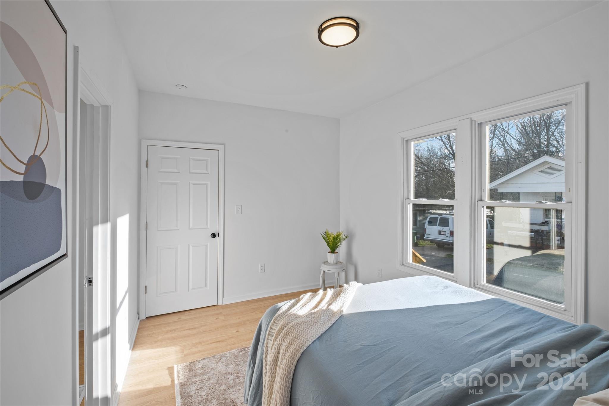 386 Woodlawn Avenue