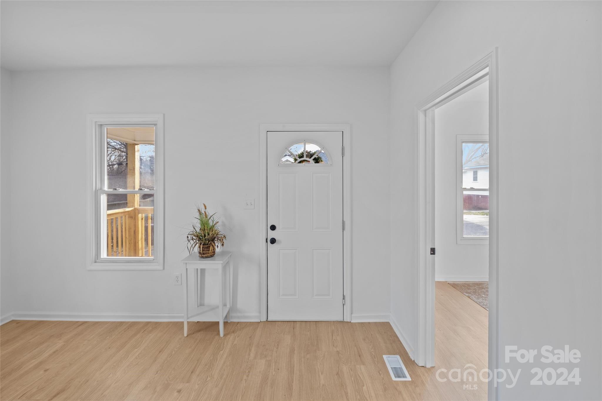 386 Woodlawn Avenue