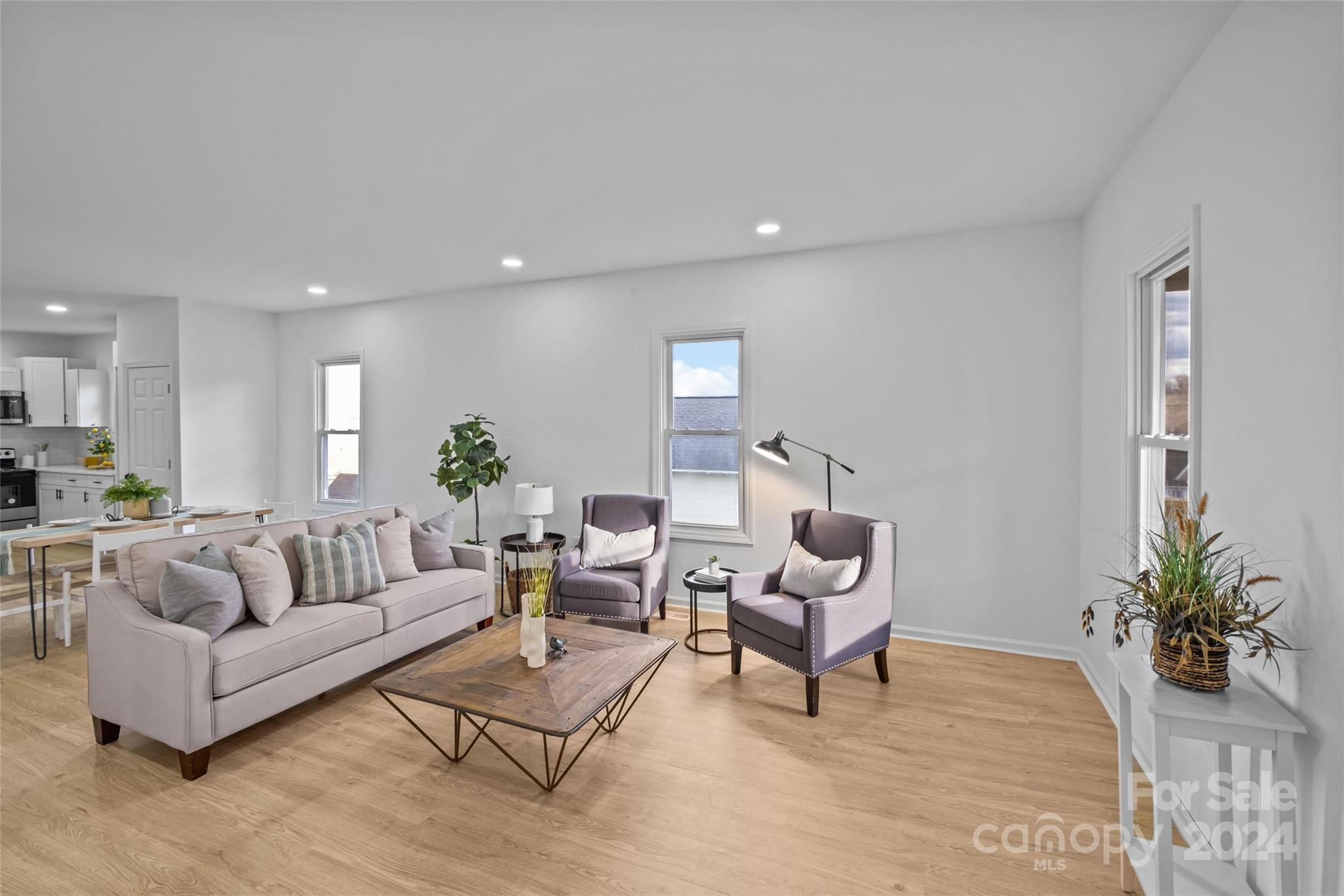 386 Woodlawn Avenue
