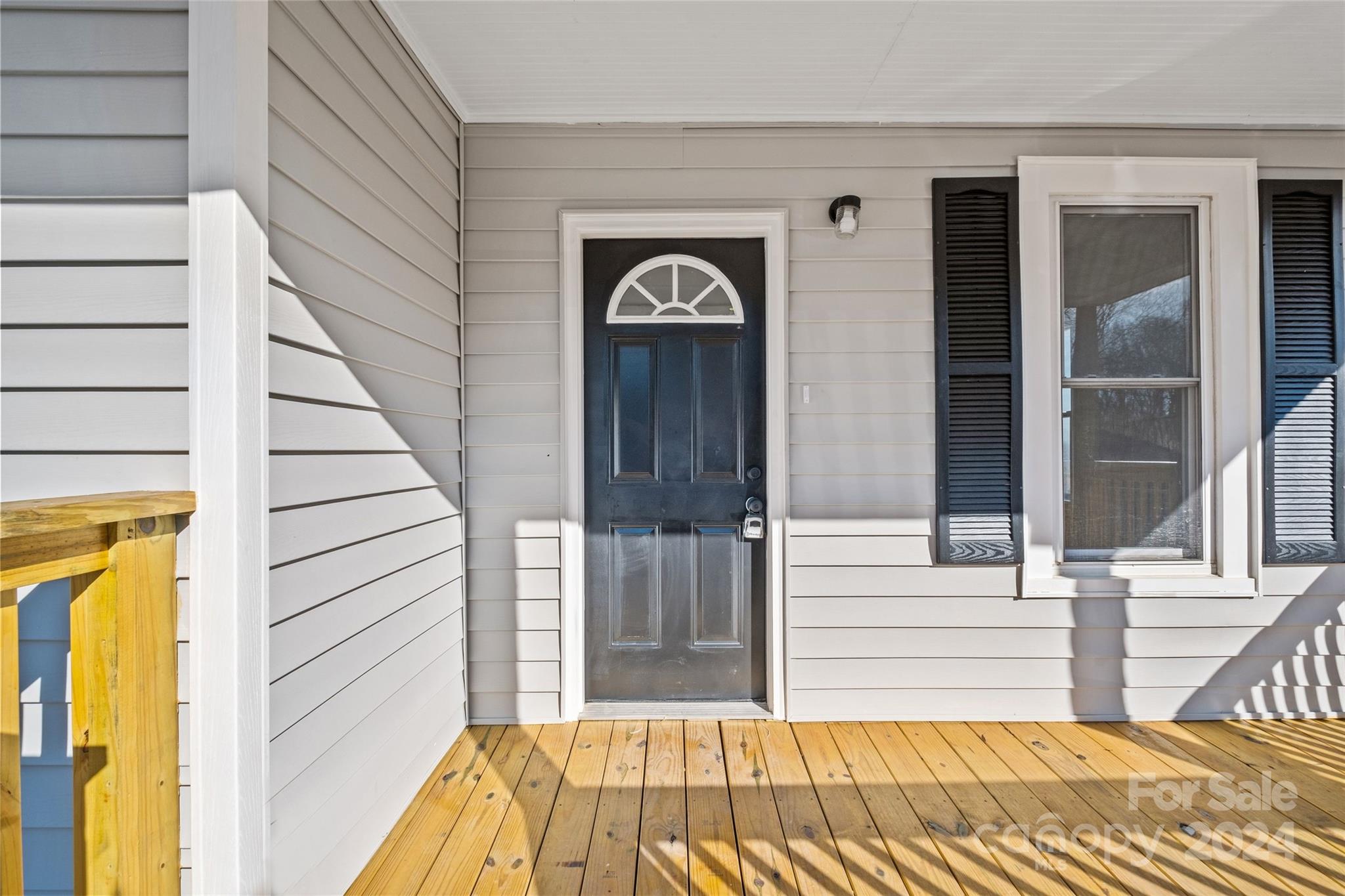 386 Woodlawn Avenue