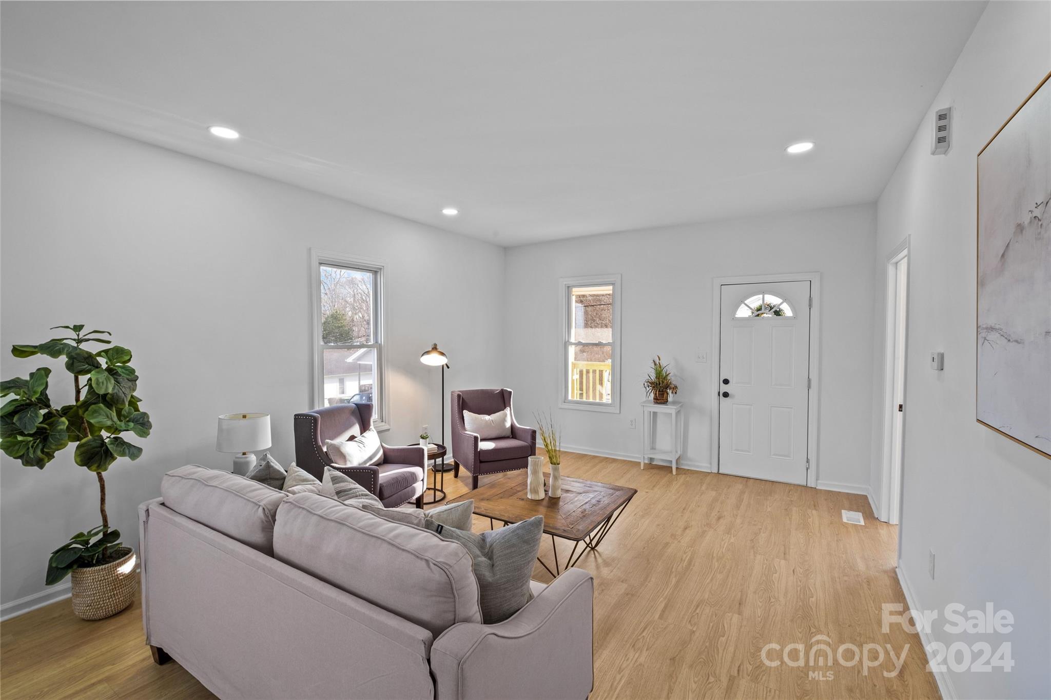 386 Woodlawn Avenue