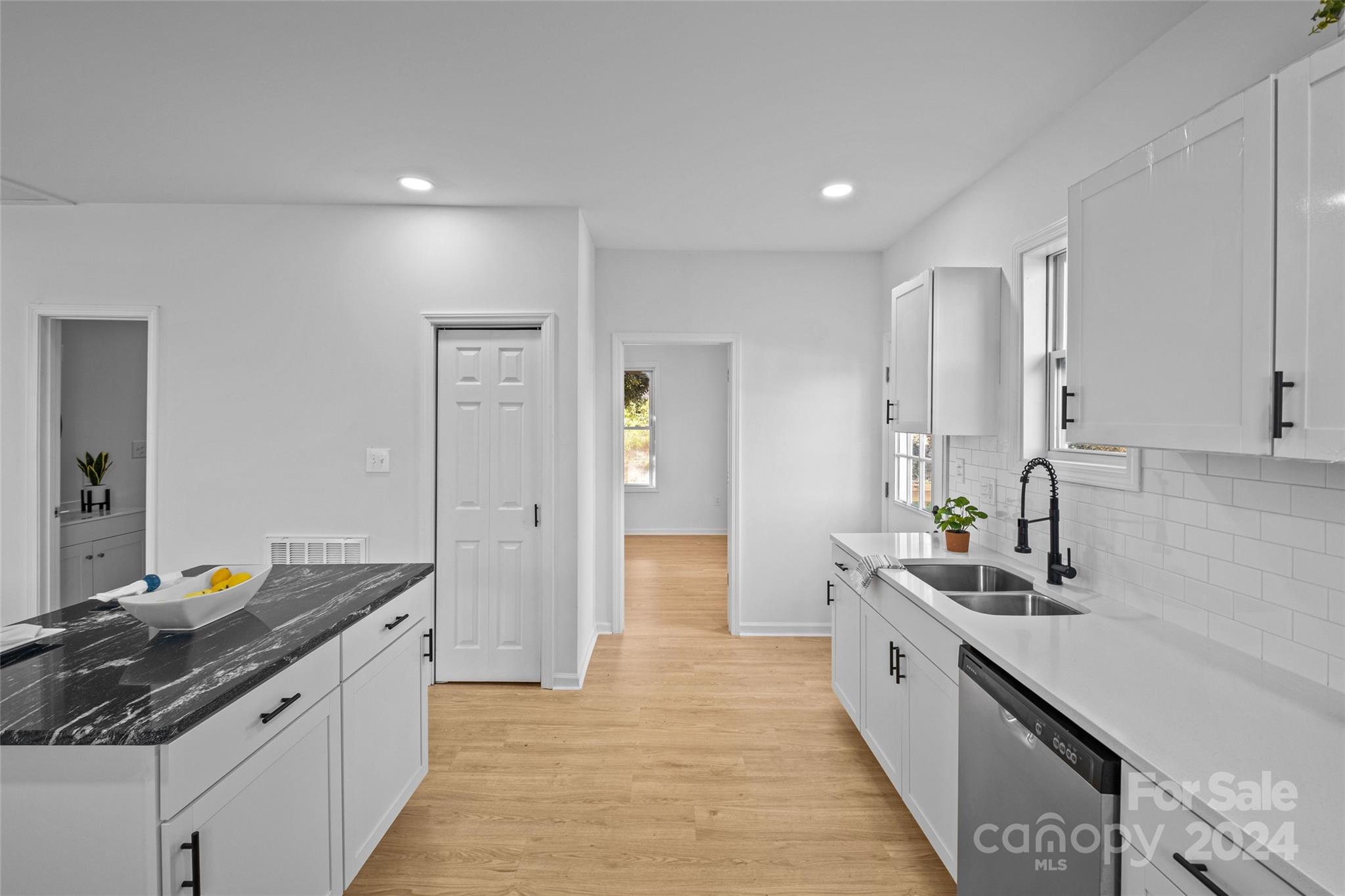 386 Woodlawn Avenue