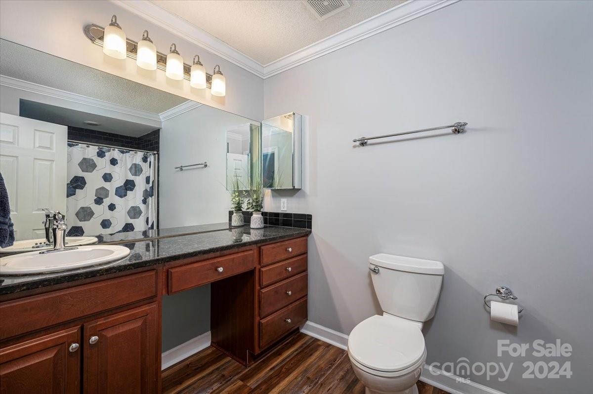 907 3rd Street Place NE