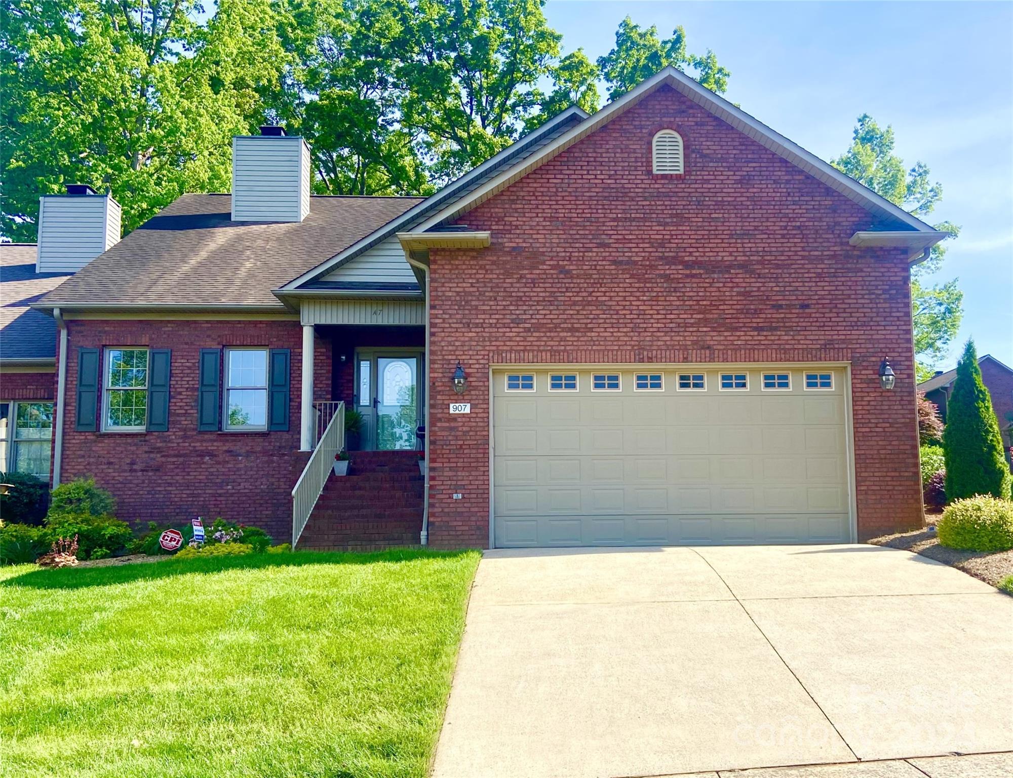 907 3rd Street Place NE