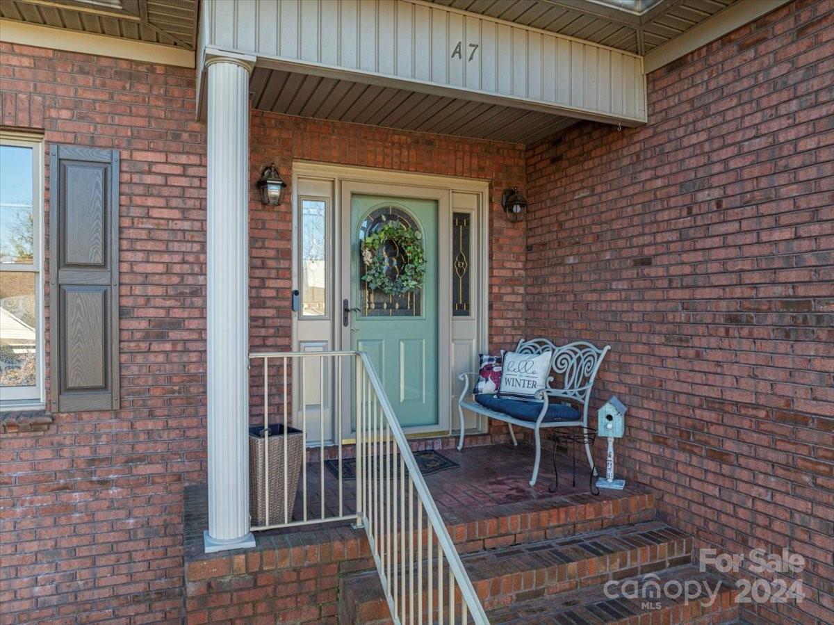 907 3rd Street Place NE