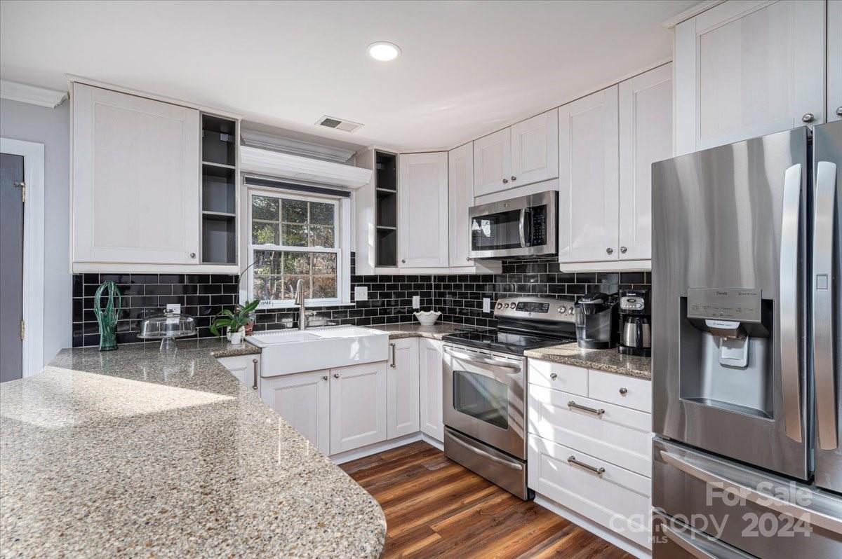 907 3rd Street Place NE