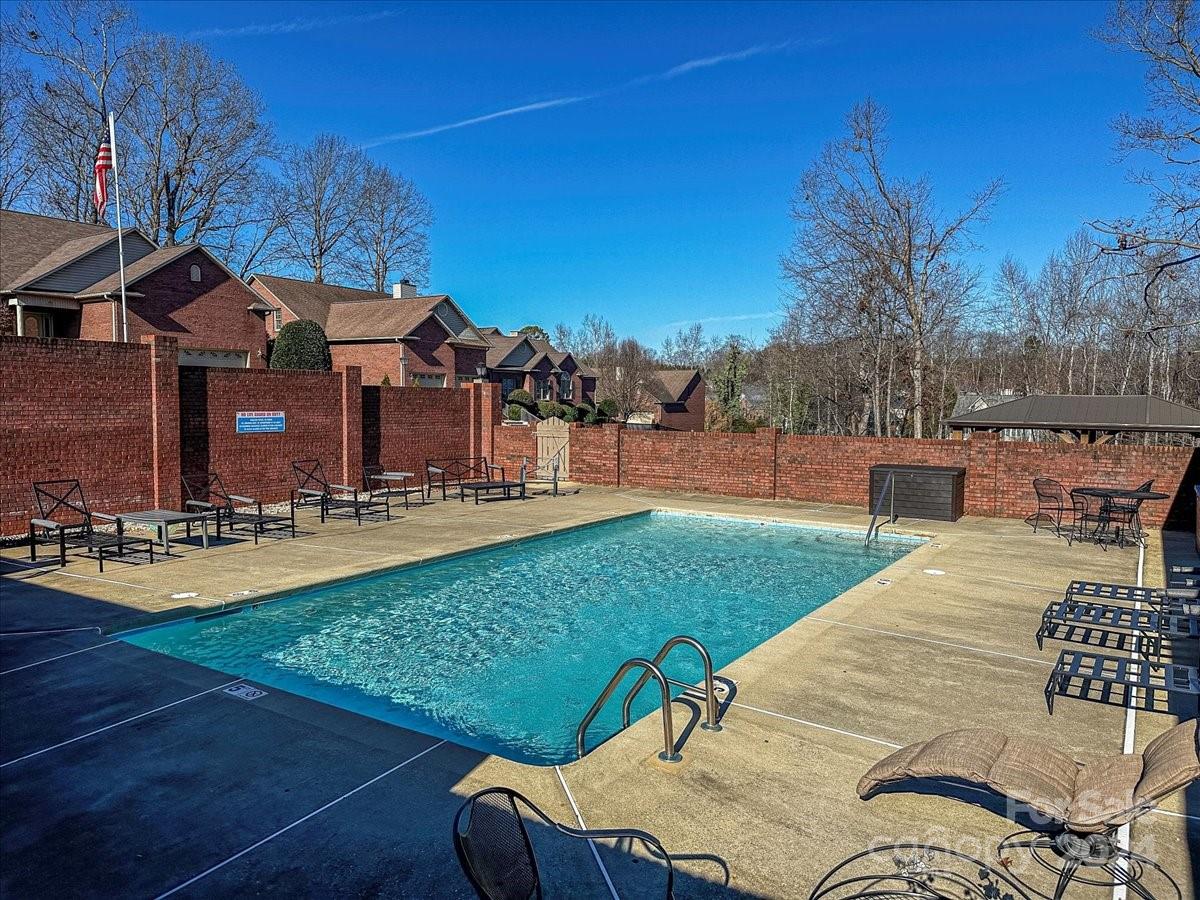 907 3rd Street Place NE