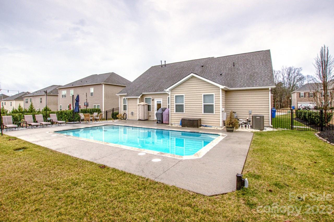 163 Sassafras Road