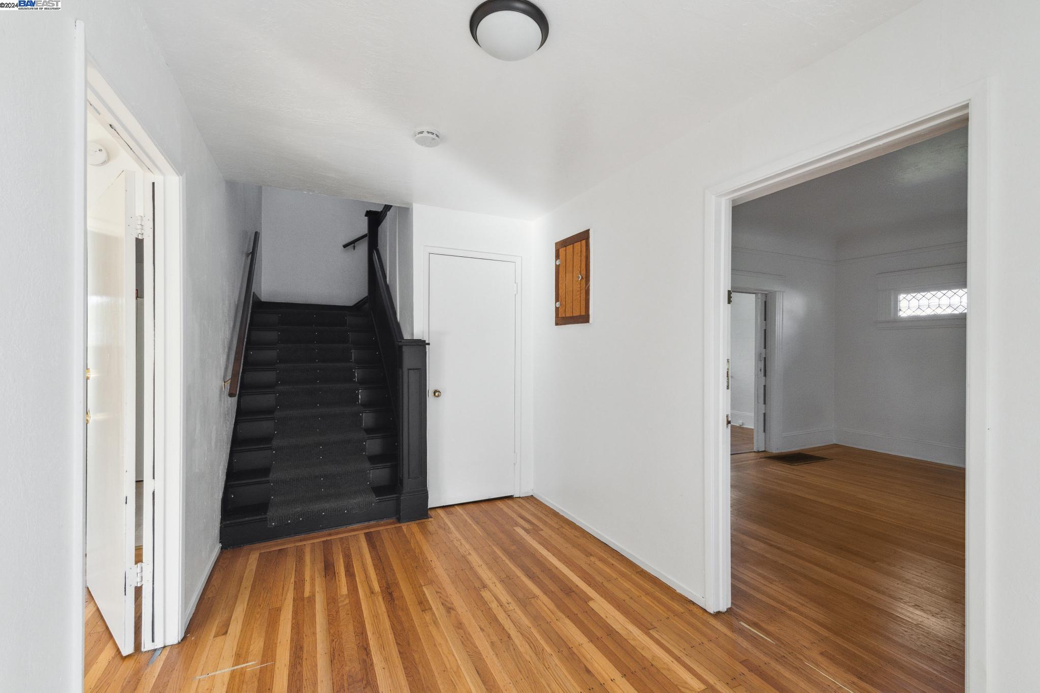 2238 Roosevelt Ave