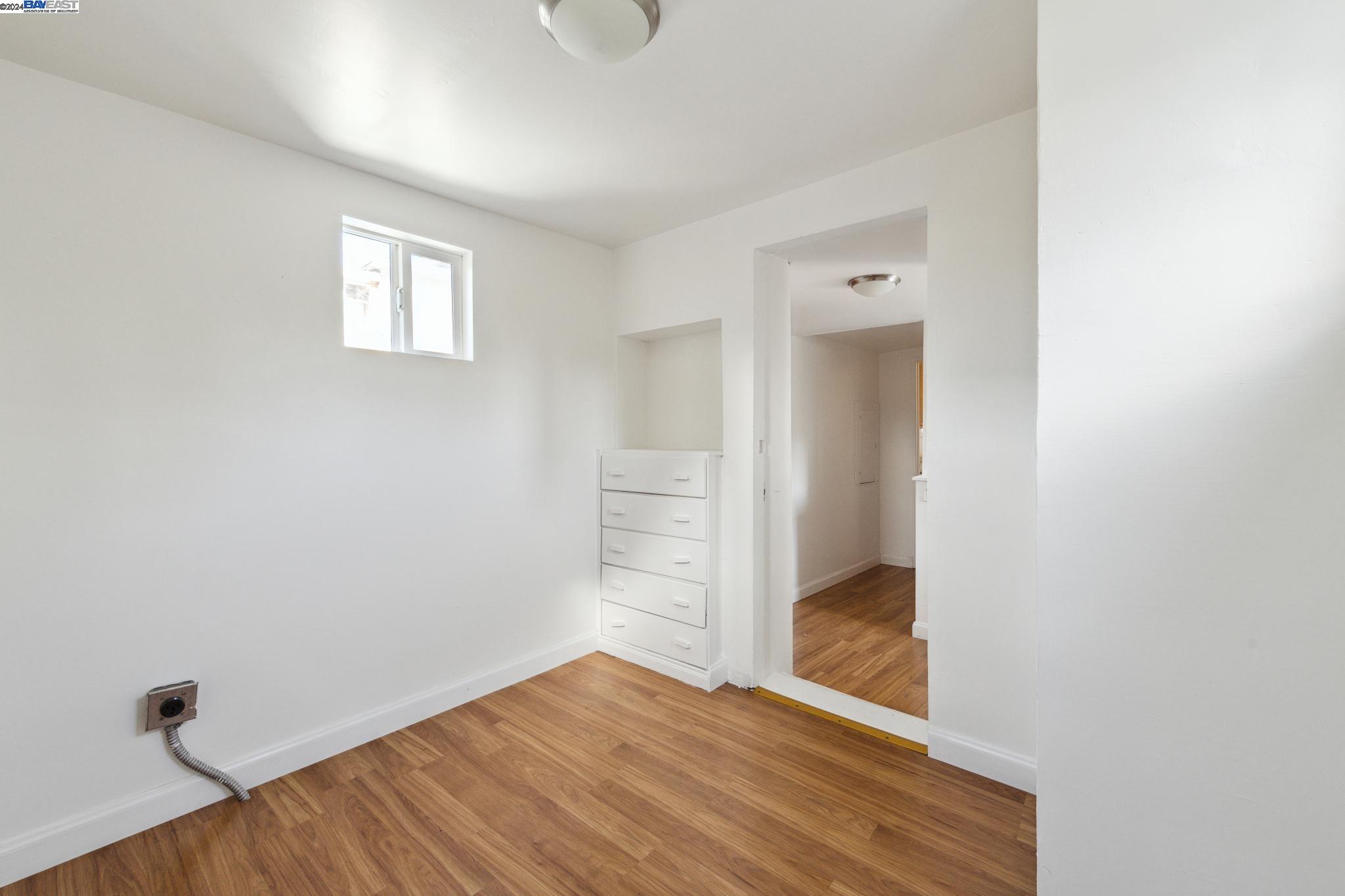 2238 Roosevelt Ave