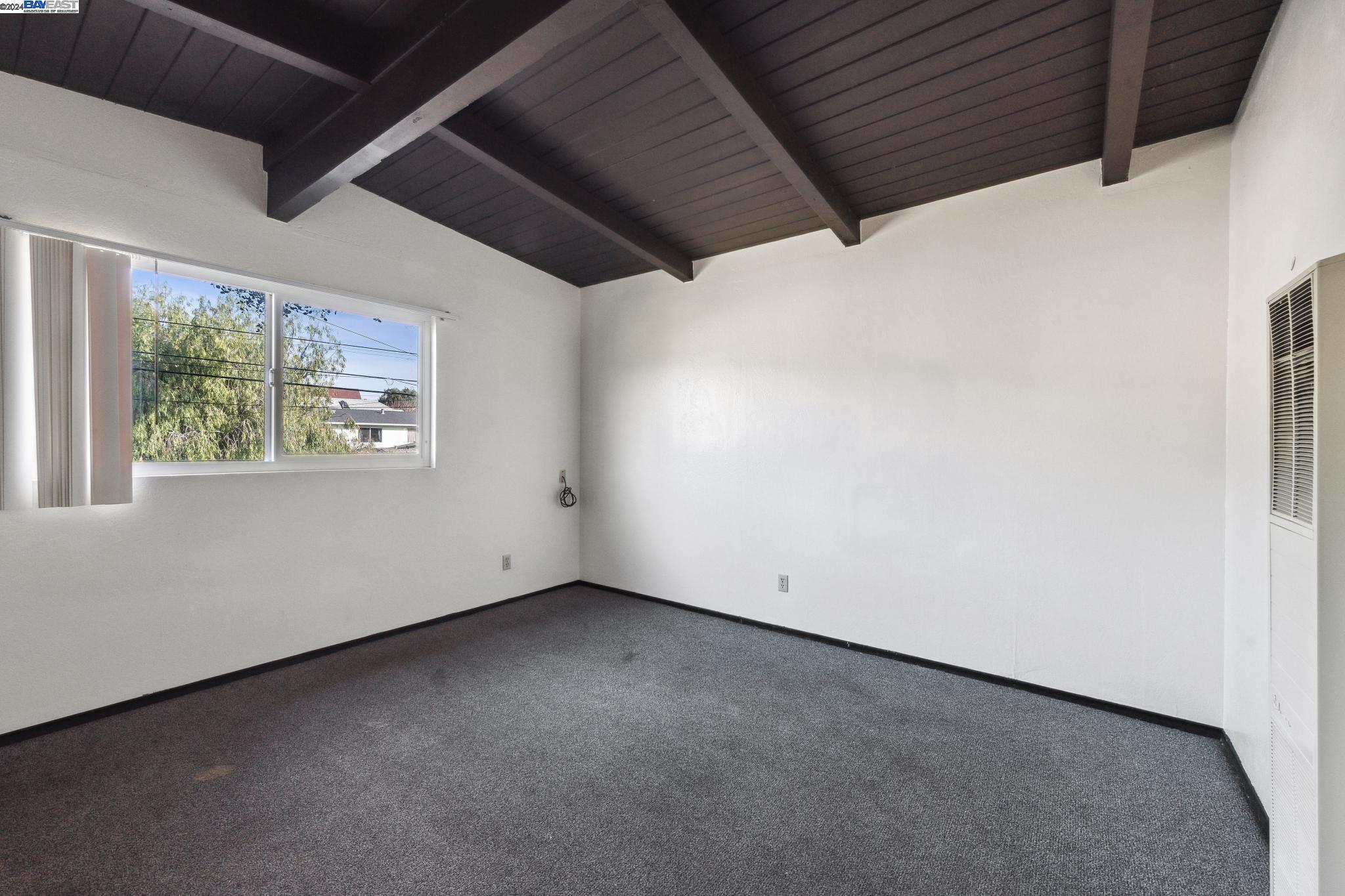 2238 Roosevelt Ave