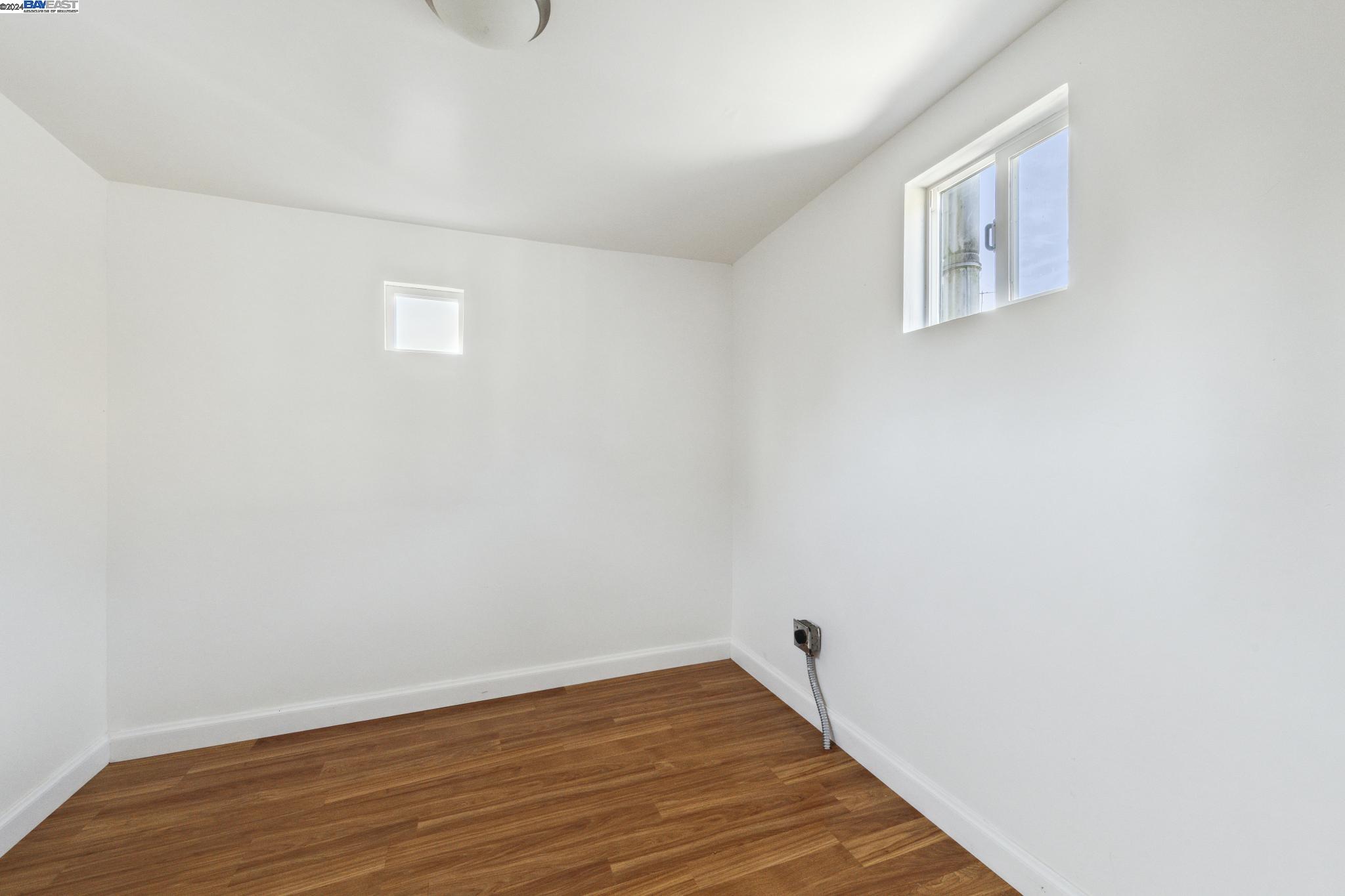 2238 Roosevelt Ave