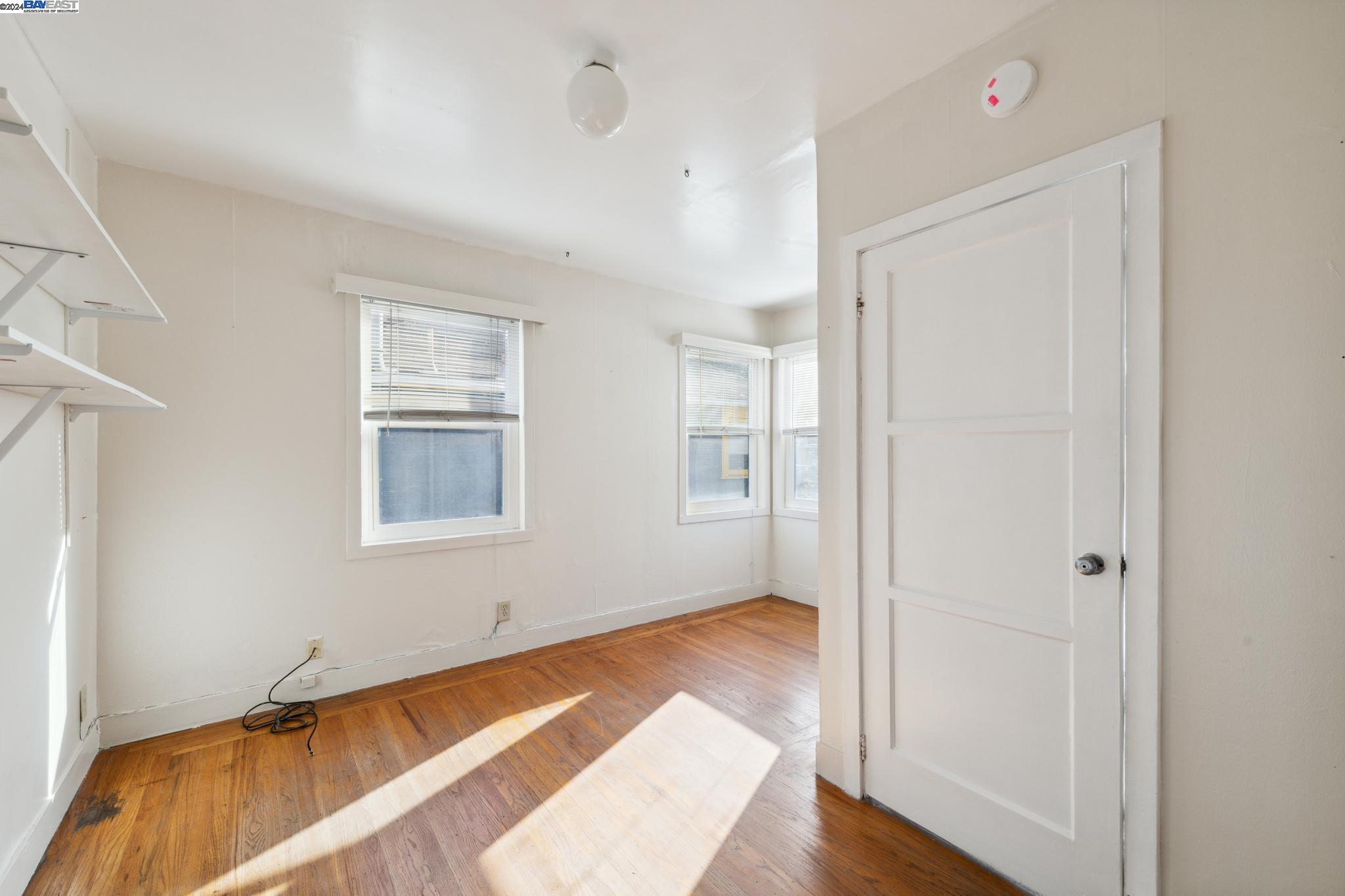 2238 Roosevelt Ave
