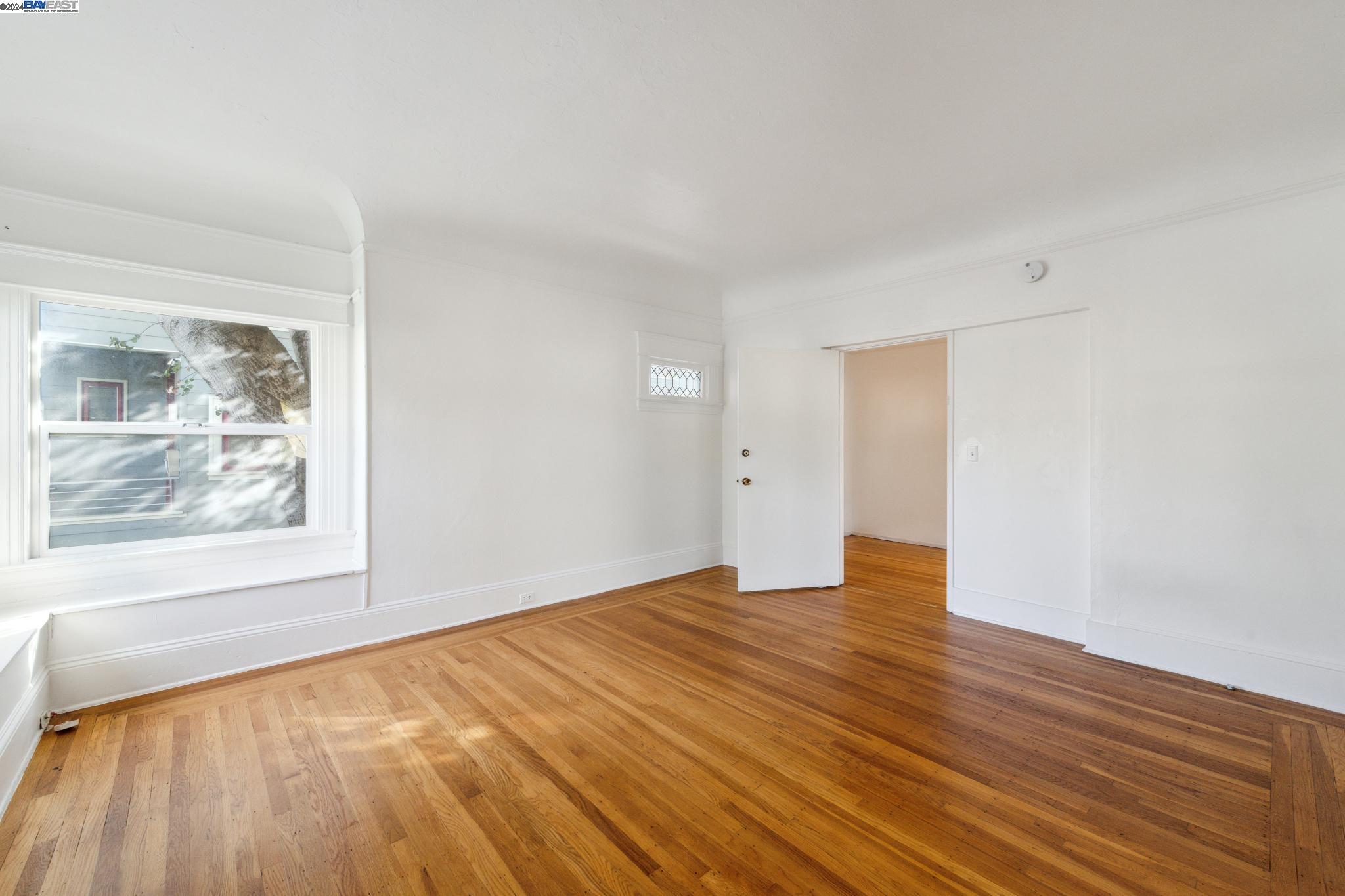 2238 Roosevelt Ave