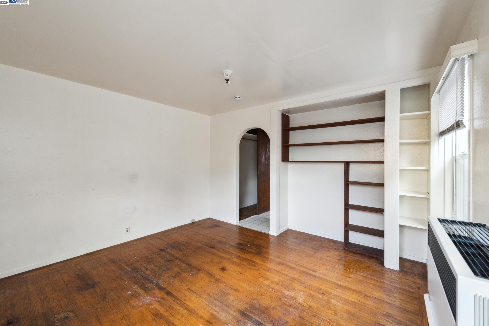 2238 Roosevelt Ave