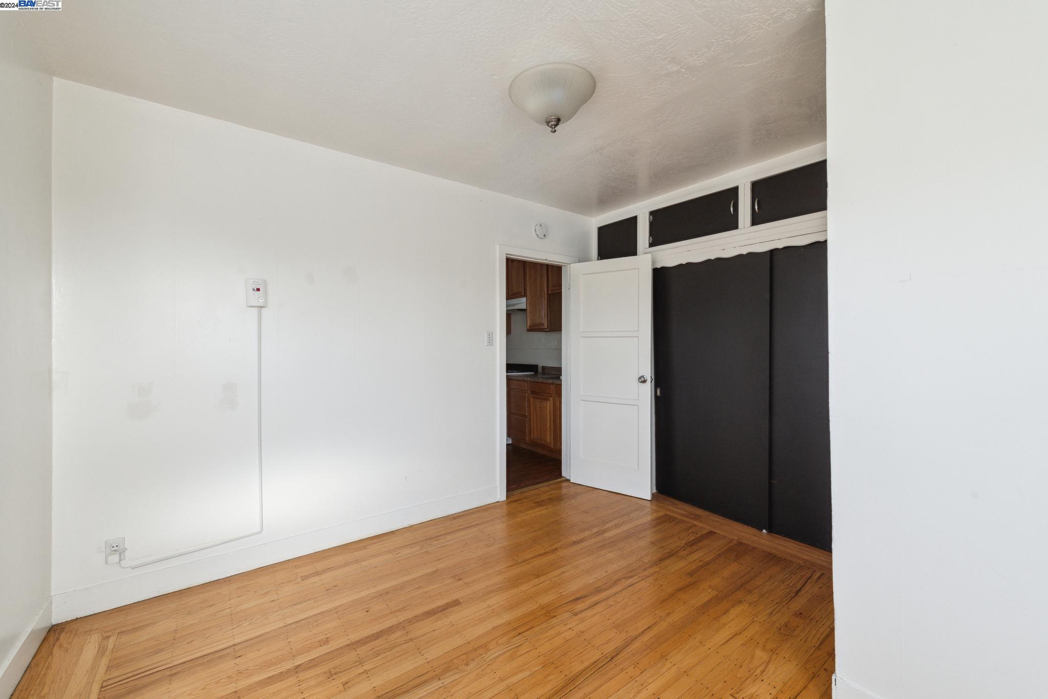 2238 Roosevelt Ave