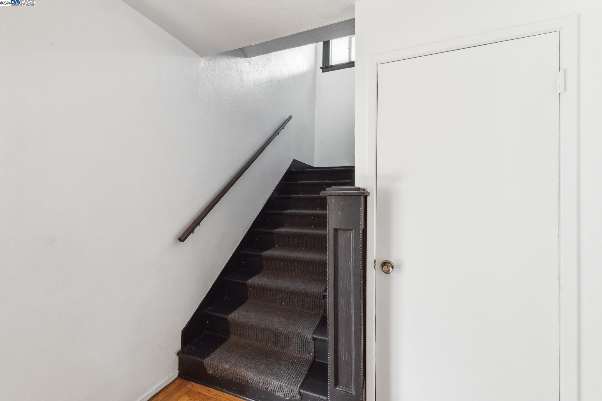 2238 Roosevelt Ave