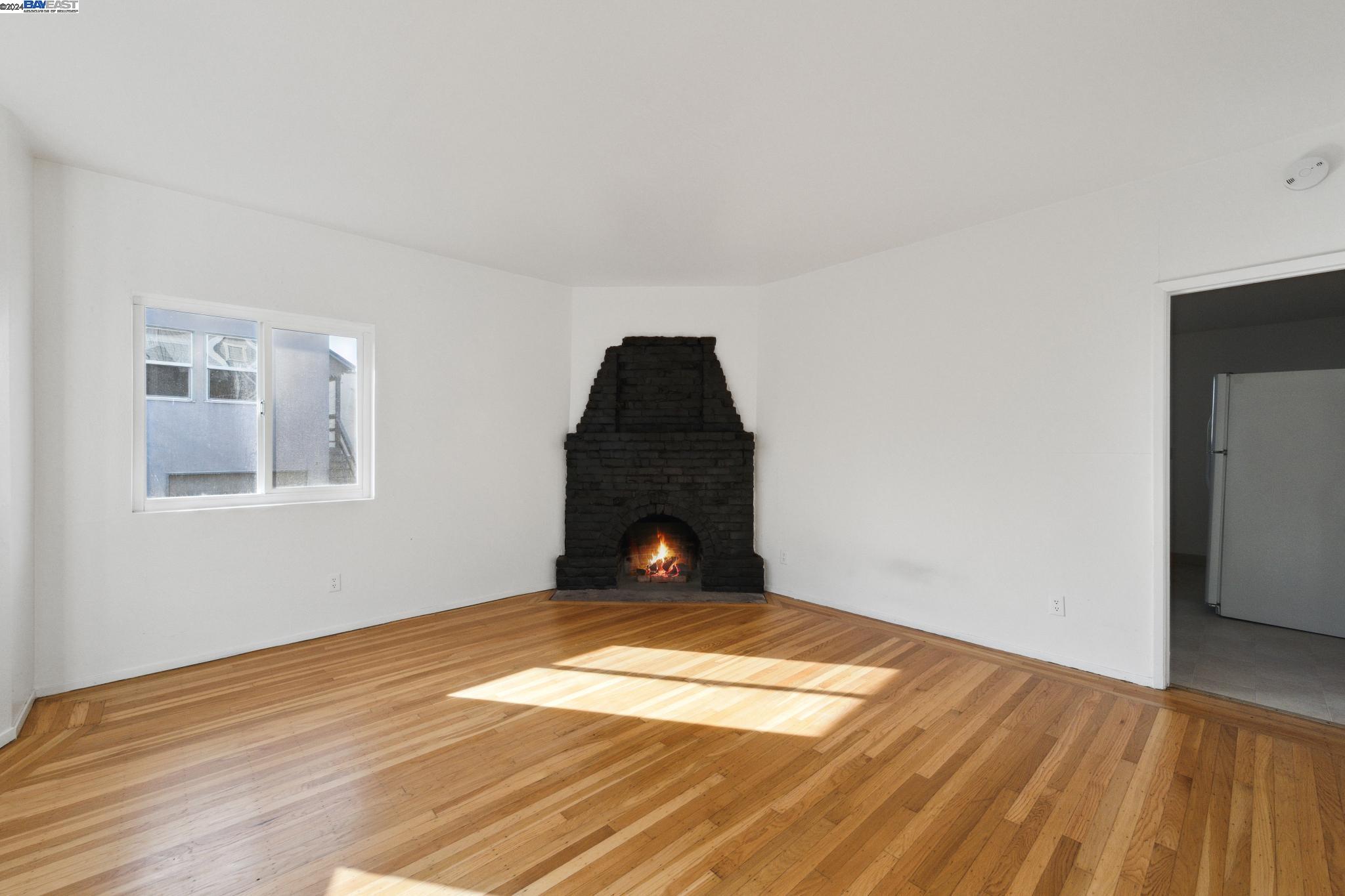 2238 Roosevelt Ave