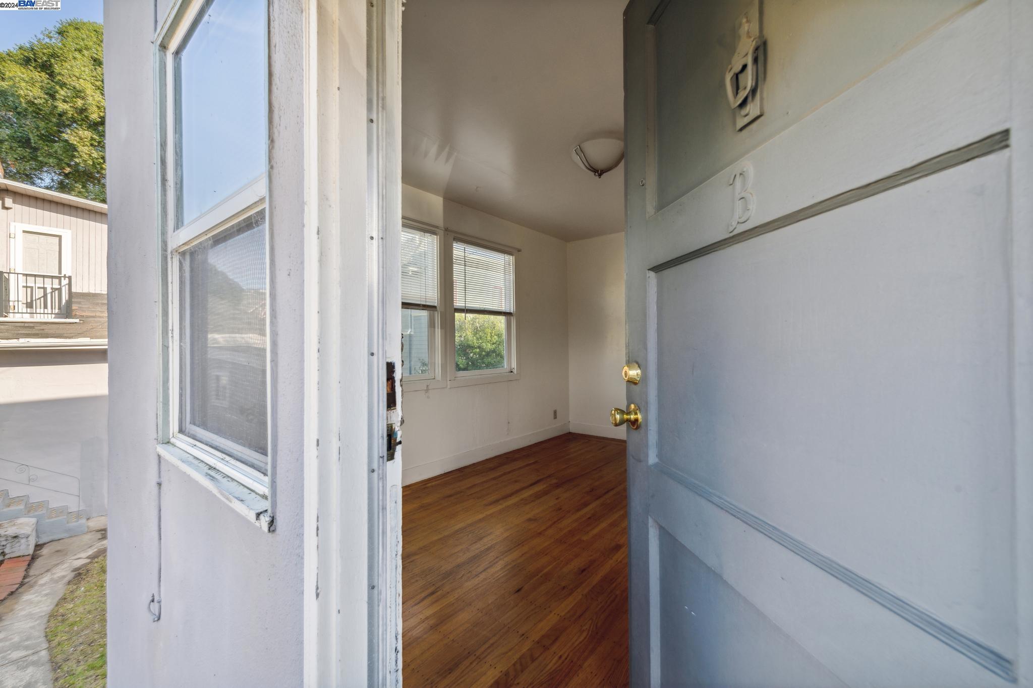 2238 Roosevelt Ave